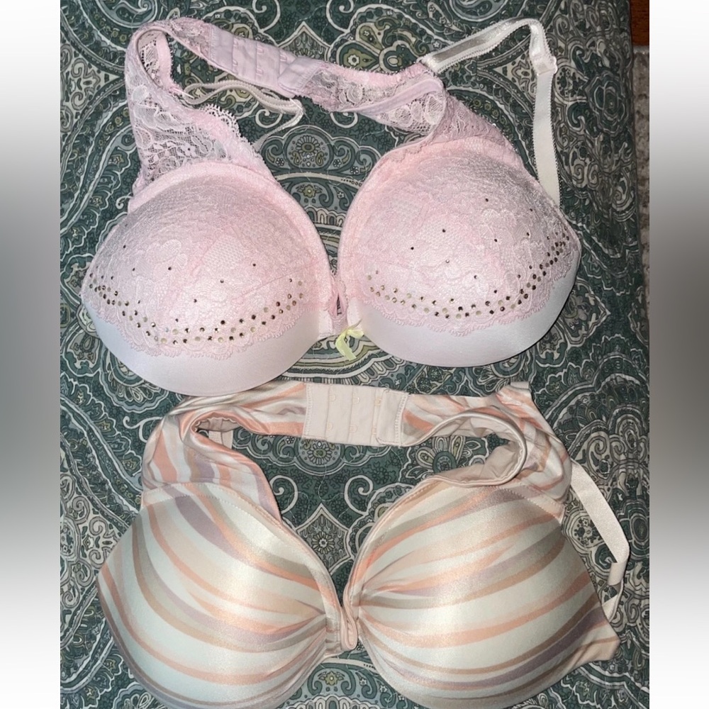 2 Victorias Secret Push Up Bra Lot